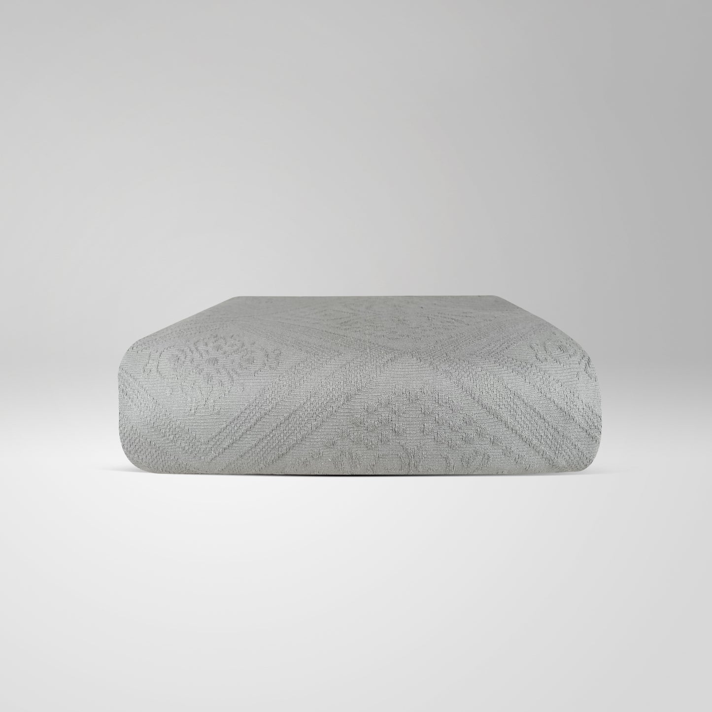 100 % Jacquard Cotton Coverlet