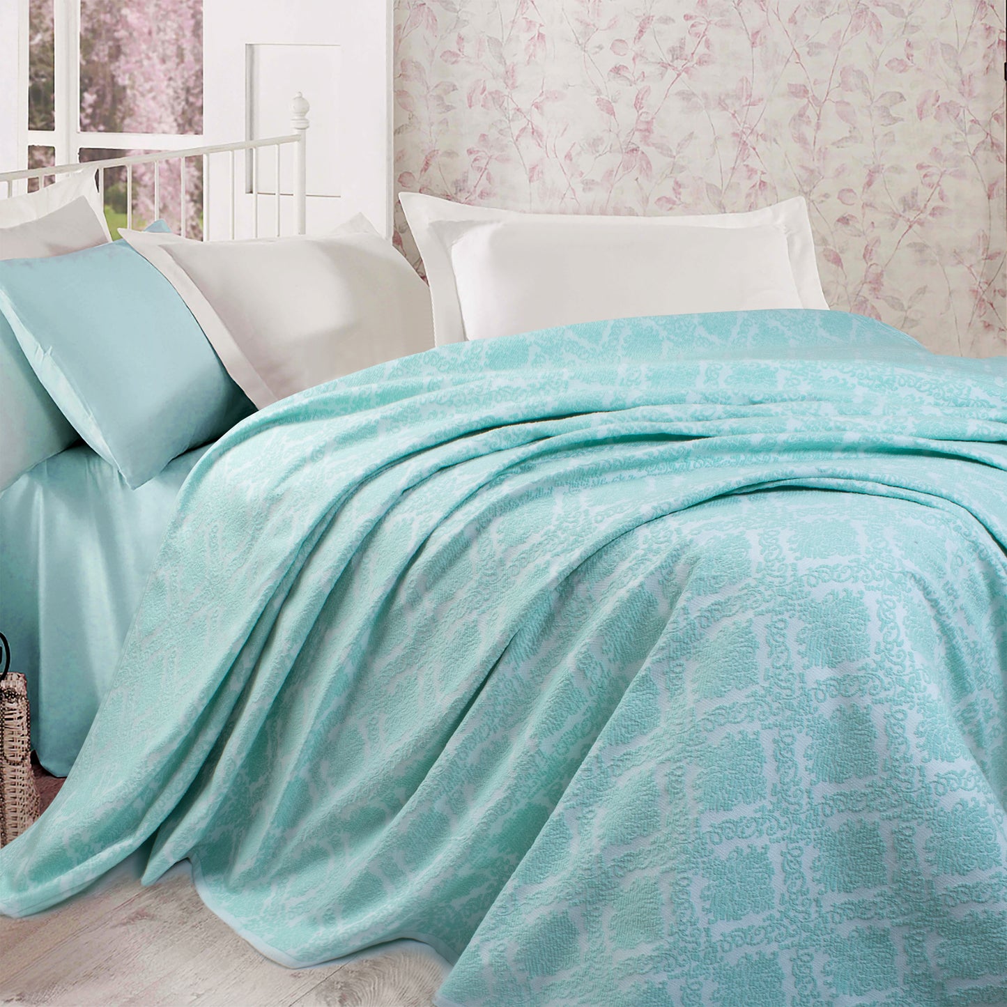 Jacquard Poly Cotton Coverlet