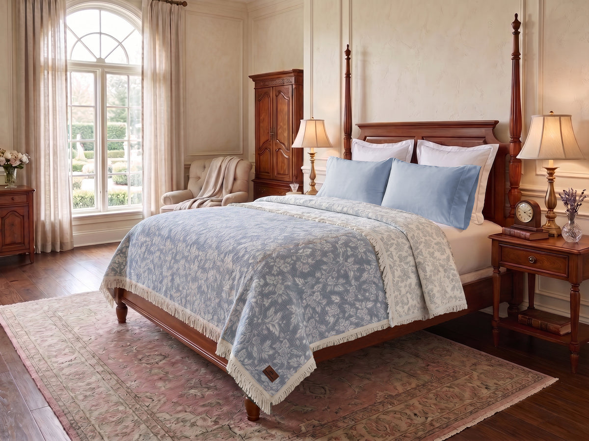 Fluffy jacqurd Coverlet